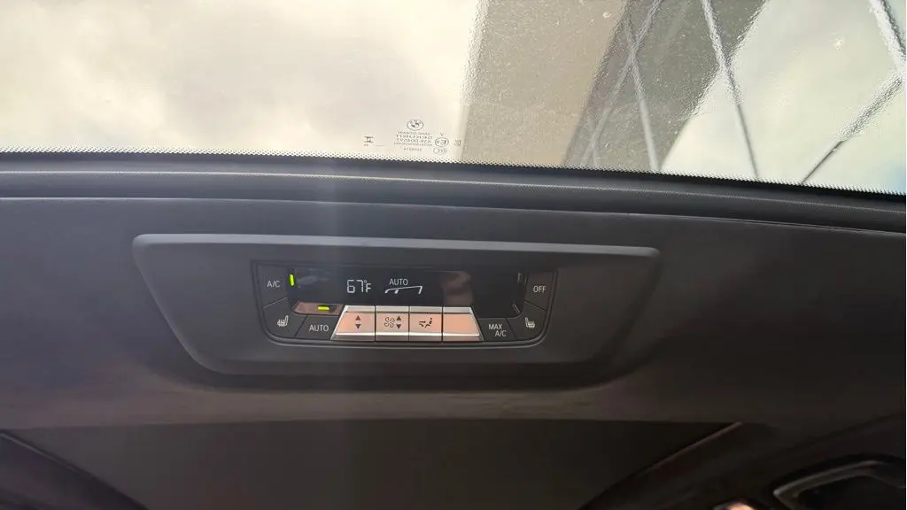 2027 BMW X7 M60i
