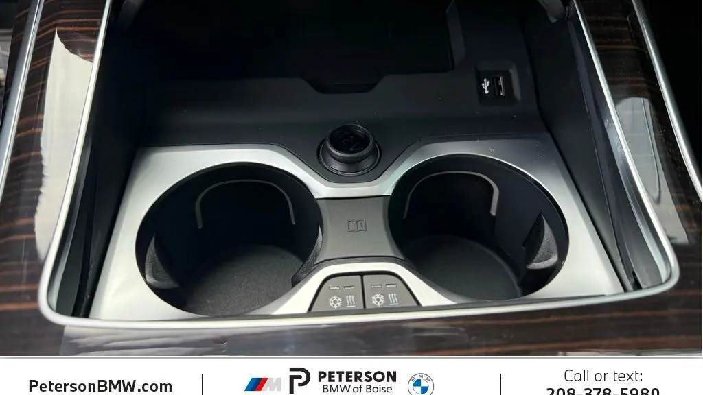 2027 BMW X7 M60i