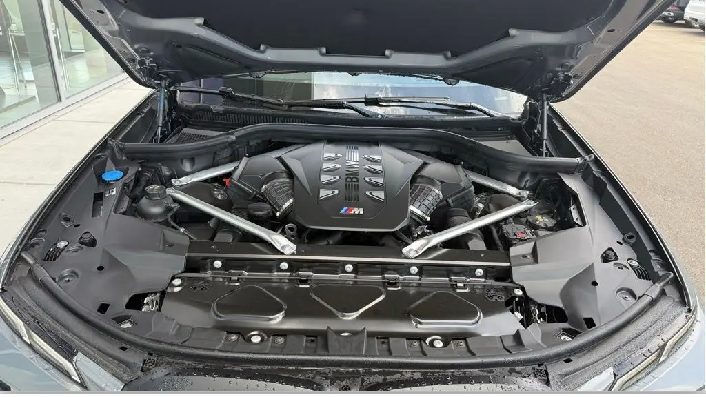 2027 BMW X7 M60i