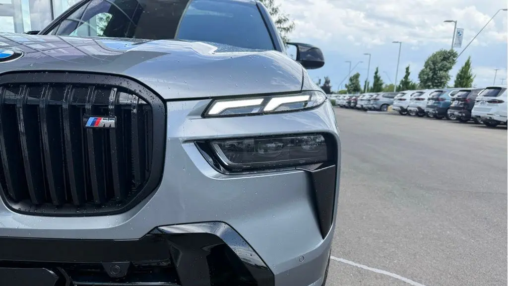 2027 BMW X7 M60i