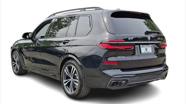 2025 BMW X7 M60i