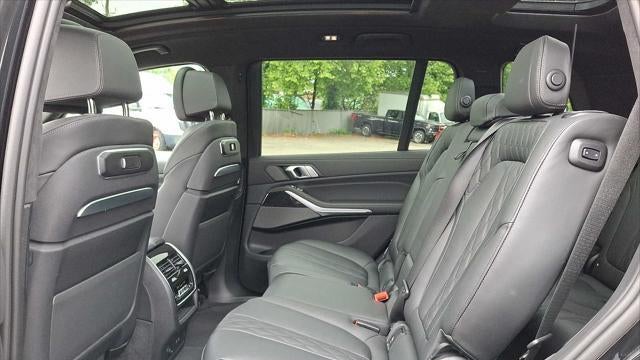 2025 BMW X7 M60i