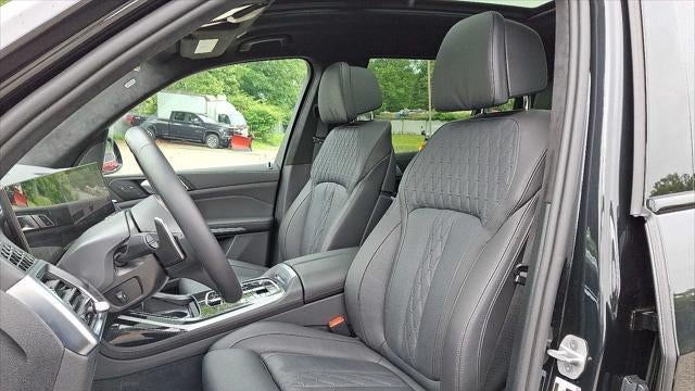 2025 BMW X7 M60i