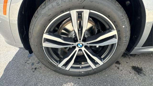2027 BMW X7 M60i