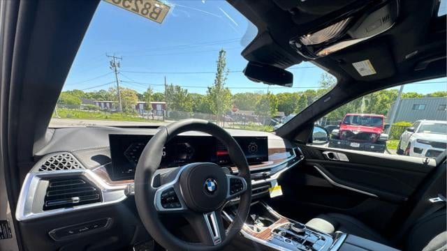 2027 BMW X7 M60i