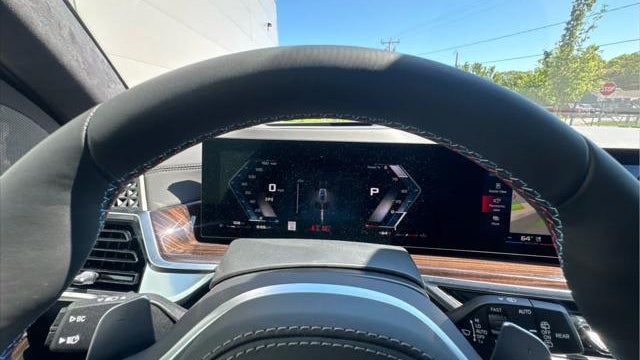 2027 BMW X7 M60i