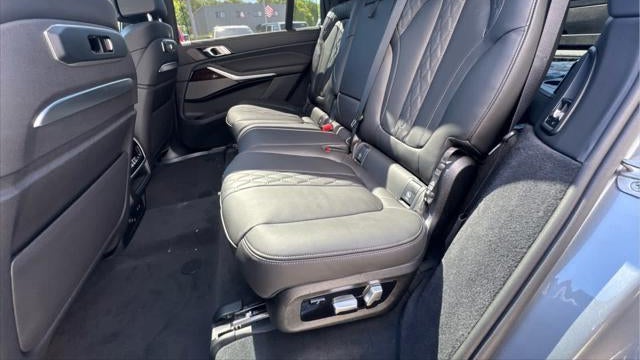 2027 BMW X7 M60i