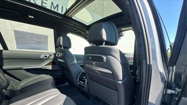 2027 BMW X7 M60i