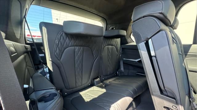 2027 BMW X7 M60i