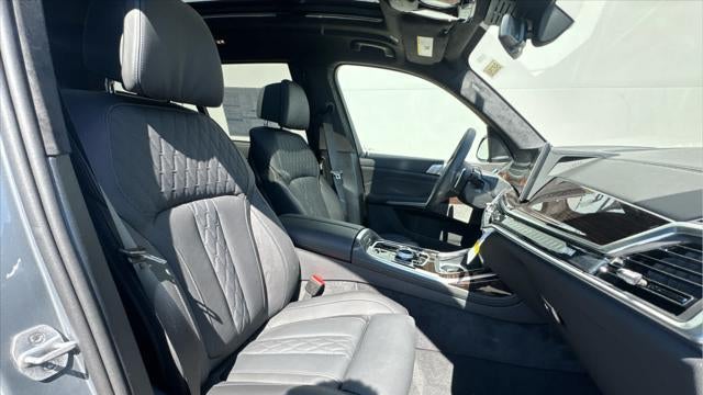 2027 BMW X7 M60i