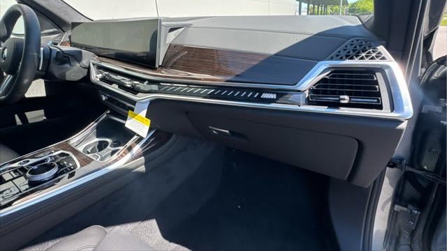 2027 BMW X7 M60i