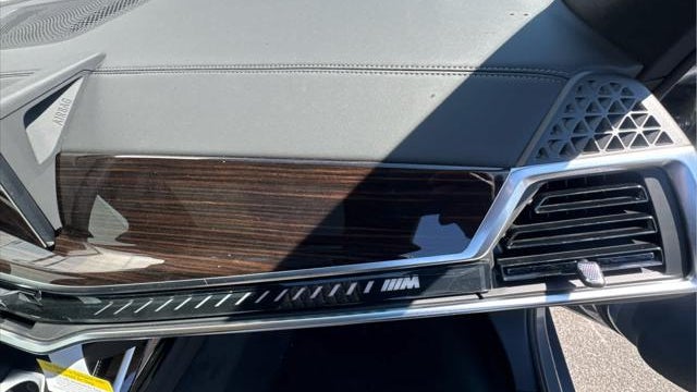 2027 BMW X7 M60i
