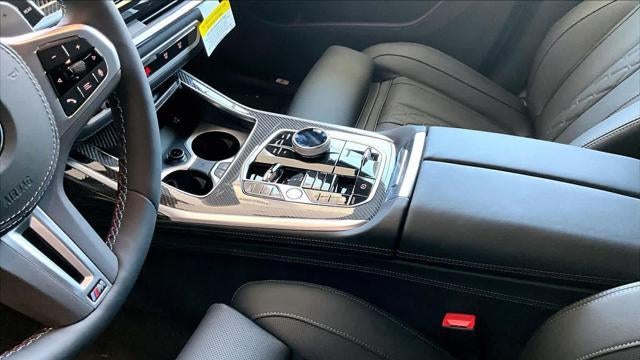 2027 BMW X7 M60i