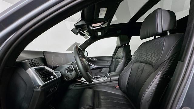 2023 BMW X7 M60i