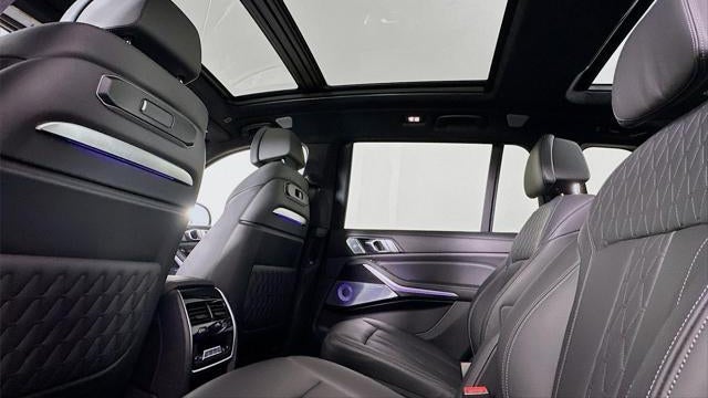 2023 BMW X7 M60i