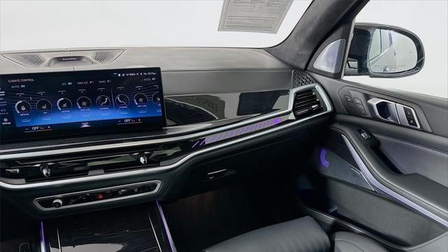 2023 BMW X7 M60i