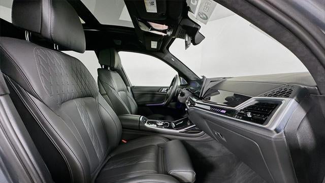 2023 BMW X7 M60i