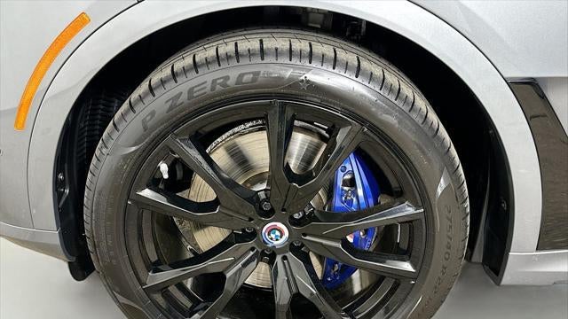 2023 BMW X7 M60i