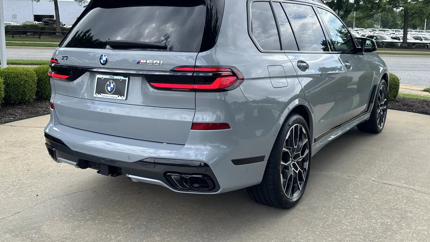 2027 BMW X7 M60i