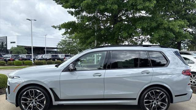 2027 BMW X7 M60i