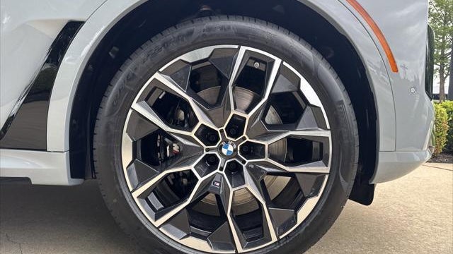 2027 BMW X7 M60i