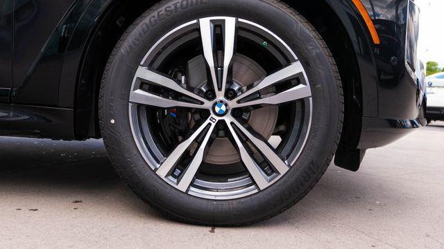 2027 BMW X7 M60i