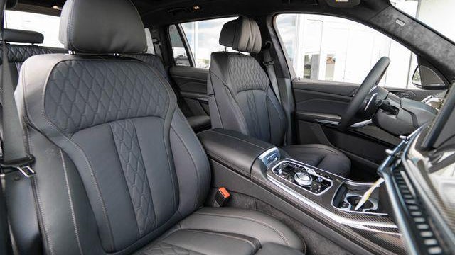 2027 BMW X7 M60i