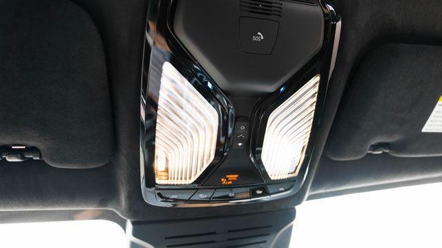 2027 BMW X7 M60i