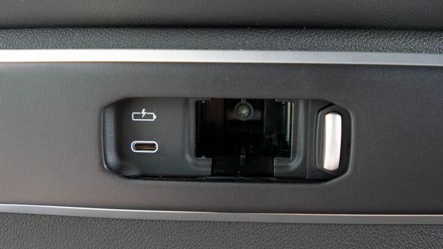 2027 BMW X7 M60i