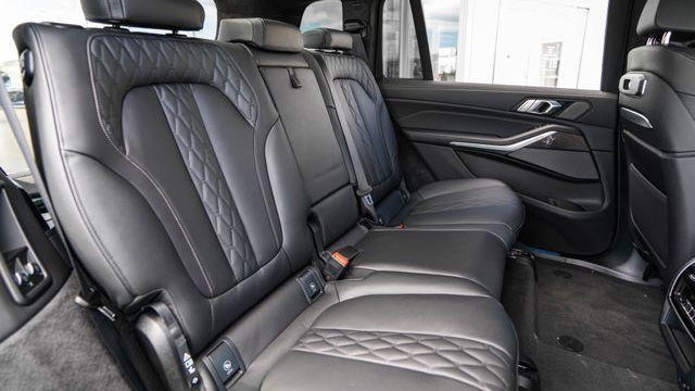 2027 BMW X7 M60i
