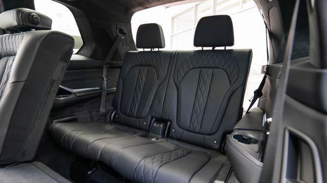 2027 BMW X7 M60i