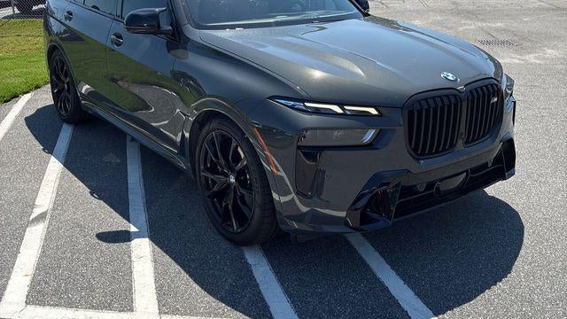 2023 BMW X7 M60i