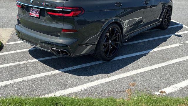 2023 BMW X7 M60i