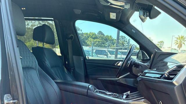 2023 BMW X7 M60i