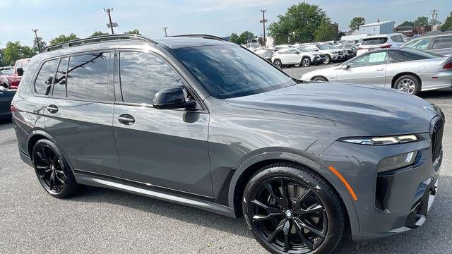 2023 BMW X7 M60i