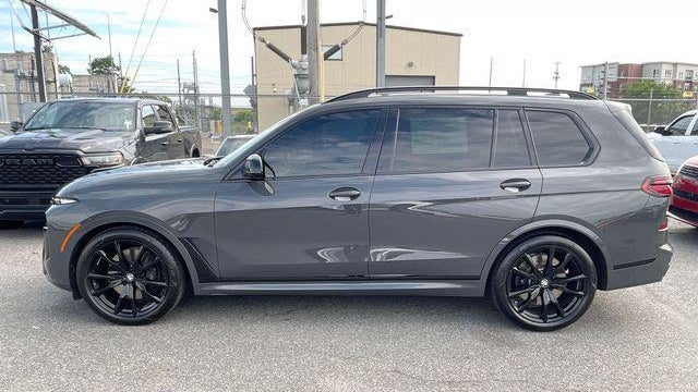 2023 BMW X7 M60i