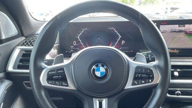 2023 BMW X7 M60i
