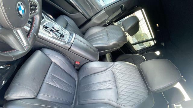 2023 BMW X7 M60i