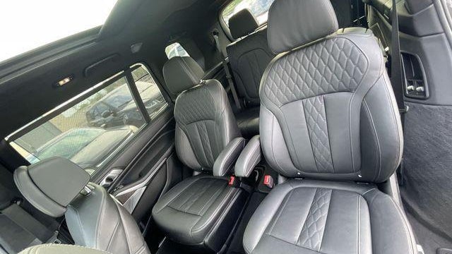 2023 BMW X7 M60i