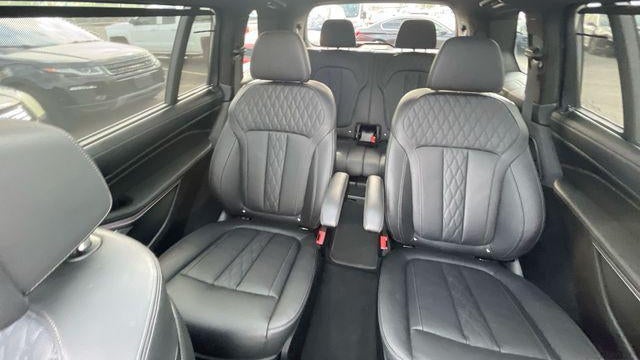 2023 BMW X7 M60i