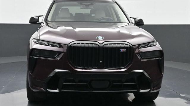 2024 BMW X7 M60i
