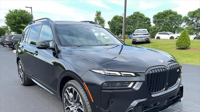 2025 BMW X7 M60i