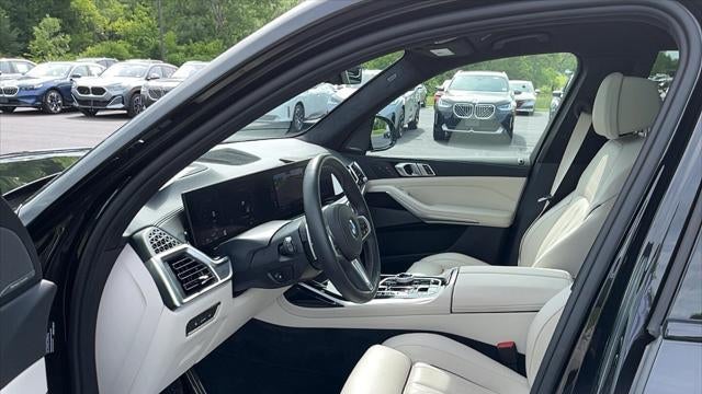 2025 BMW X7 M60i