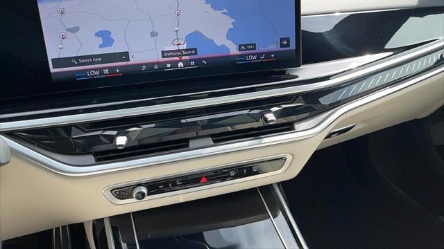 2025 BMW X7 M60i