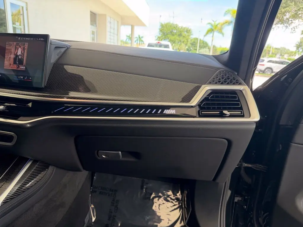 2026 BMW X7 - $77,606