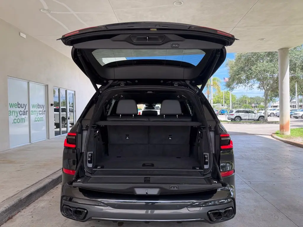 2026 BMW X7 - $77,606