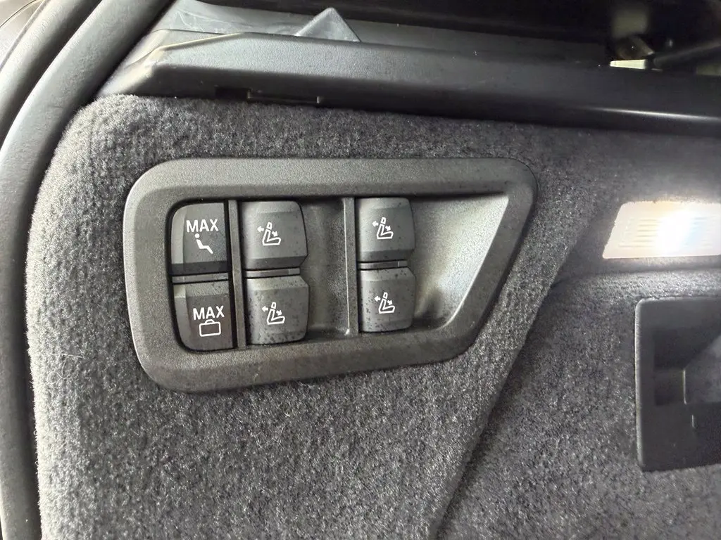 2026 BMW X7 - $77,606