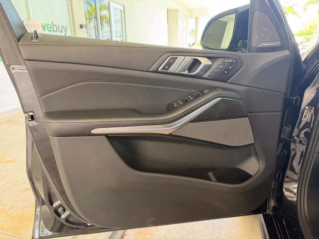 2026 BMW X7 - $77,606