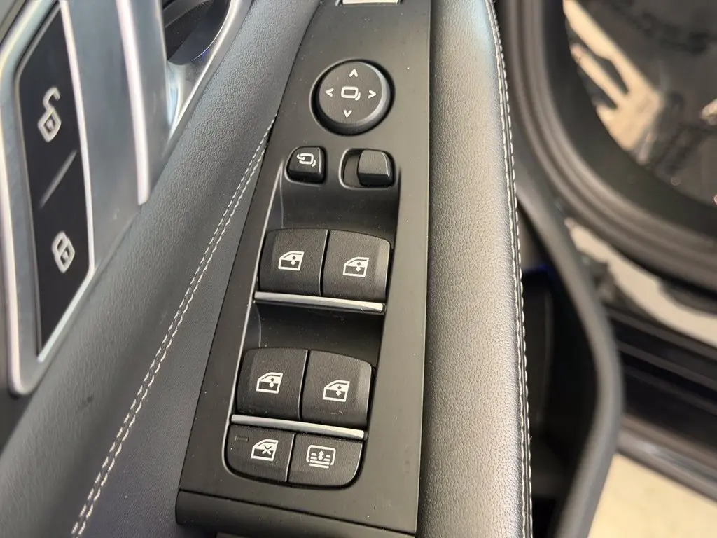 2026 BMW X7 - $77,606