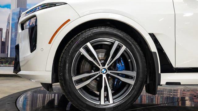 2024 BMW X7 M60i